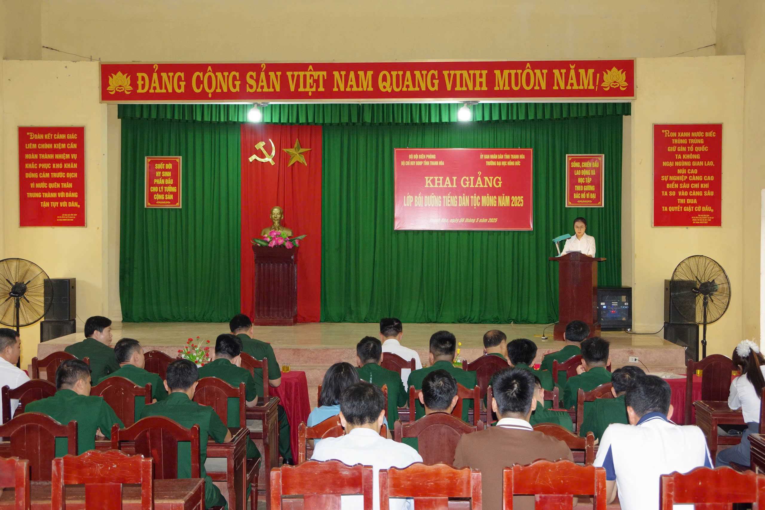 Khai giảng Lớp Bồi dưỡng tiếng dân tộc Mông năm 2025 